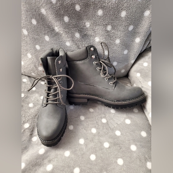 Brand New - ladies combat style boot - Picture 9 of 11